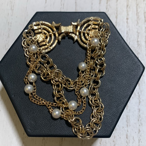 Vintage Pearl Bracelet - Picture 6 of 6